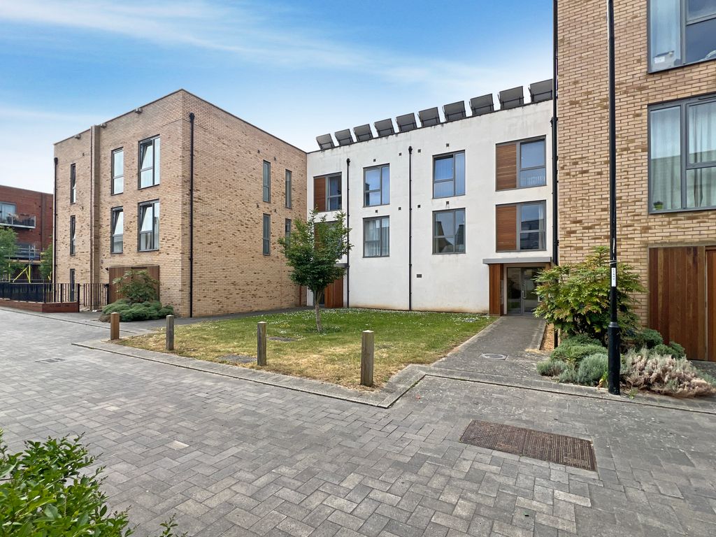 Property photo 1 of 18 6Ed7d23F9596585F9c6Ec7d276Edf913d7Bb7228