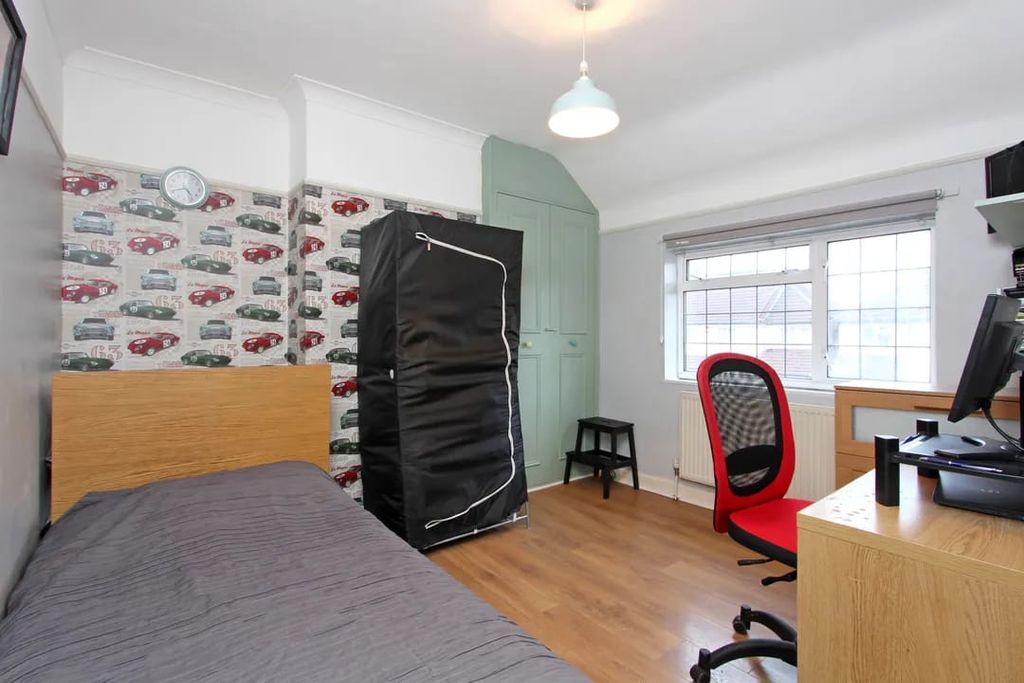 Property photo 1 of 2