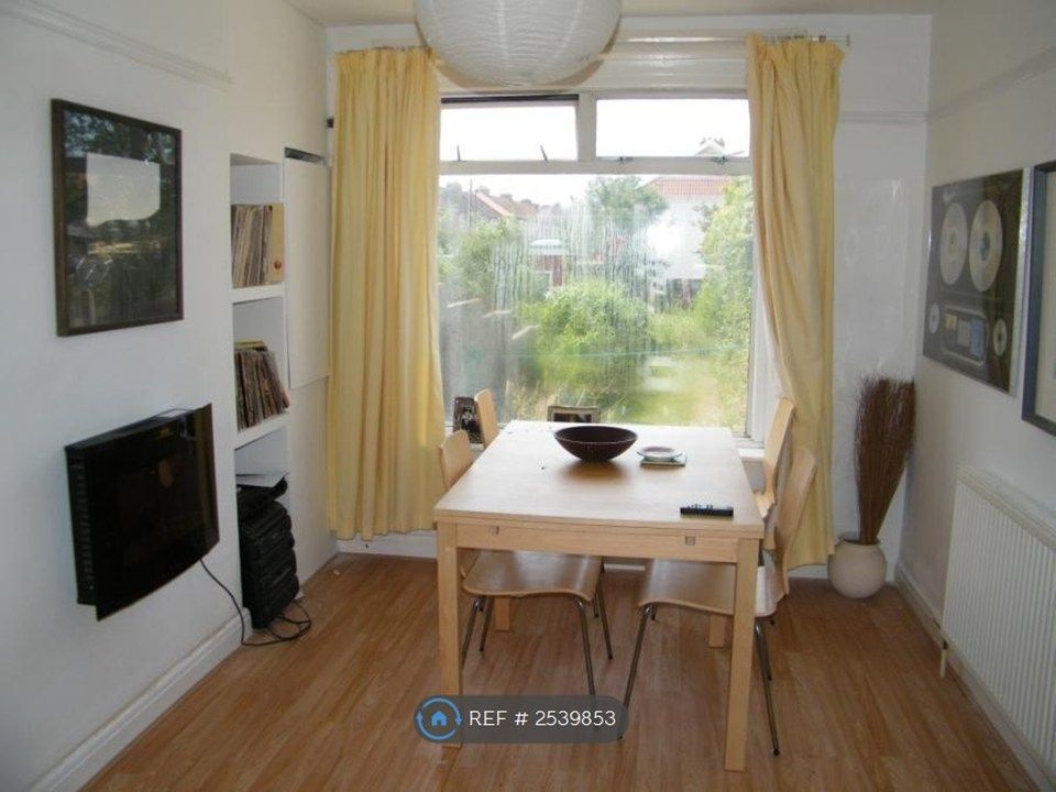 Property photo 3 of 13