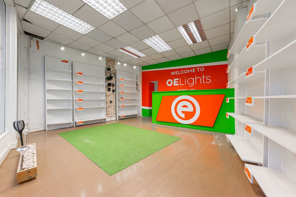 Property photo 3 of 8 Muswell Hill Broadway 516-002