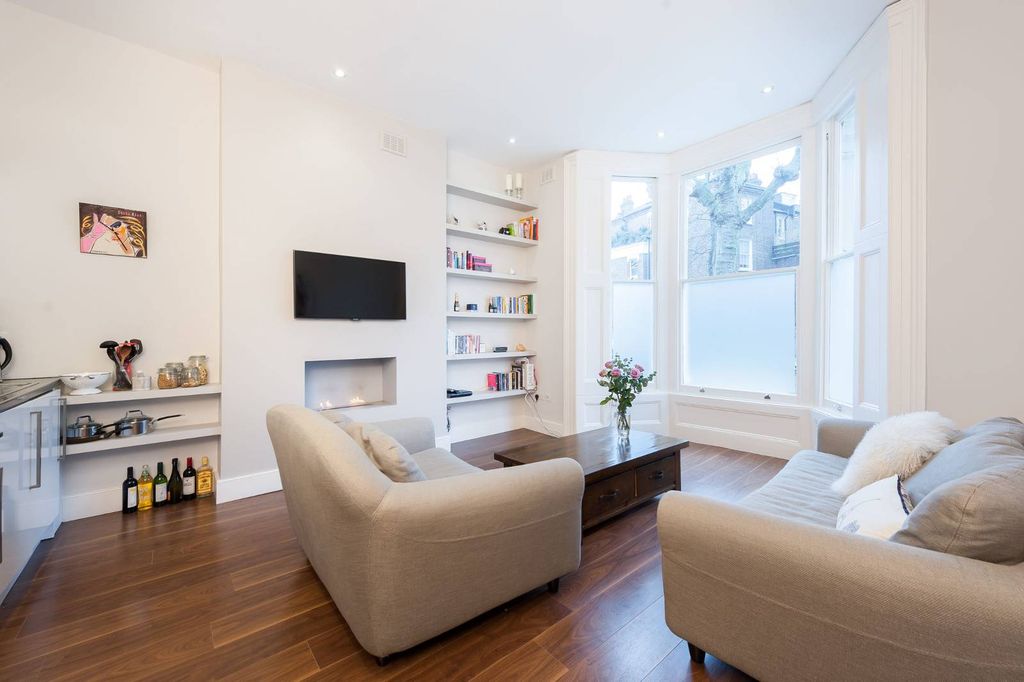 Property photo 2 of 12