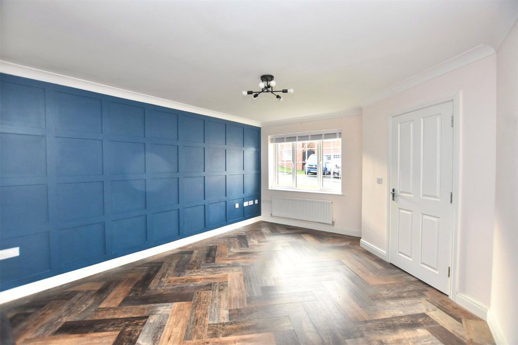 Property photo 2 of 16 Living Room