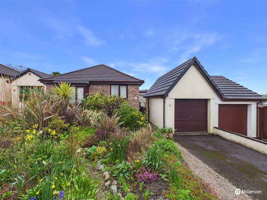 Property photo 1 of 20 Outside