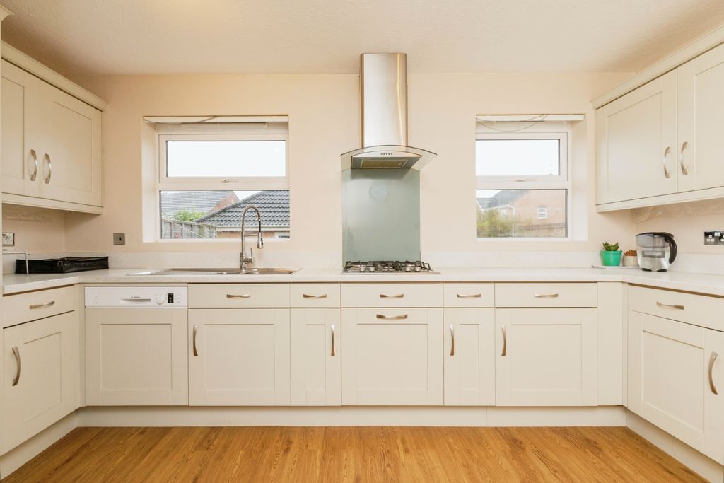 Property photo 1 of 19 Kitchen