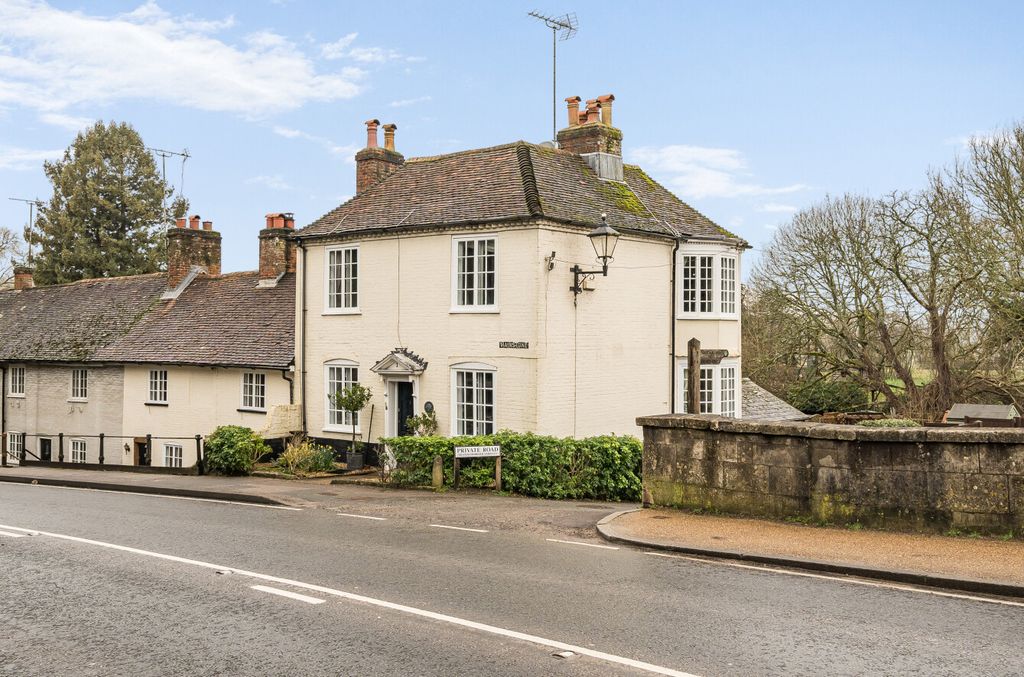 Property photo 1 of 17 1410090-4-698B351...