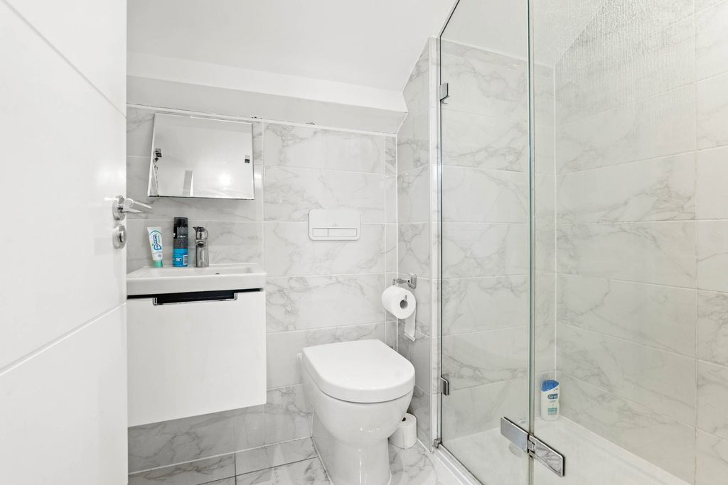 Additional image 11 of 3 bed flat for saleApartment 16, Parian House, Princes Drive, Diglis, Worcester. WR1