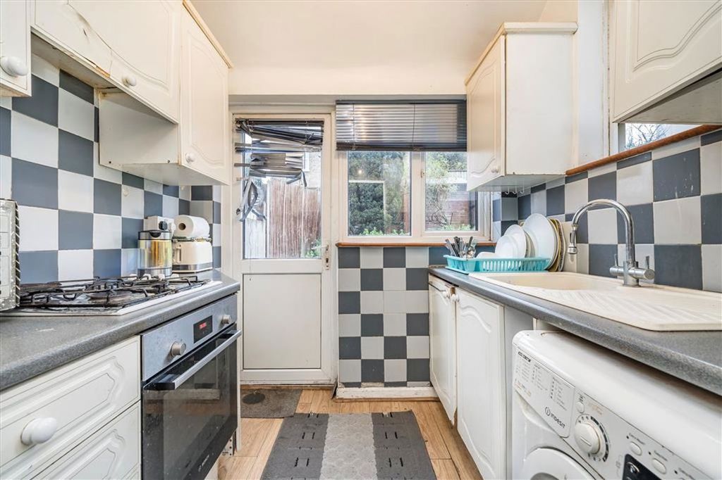 Property photo 3 of 6