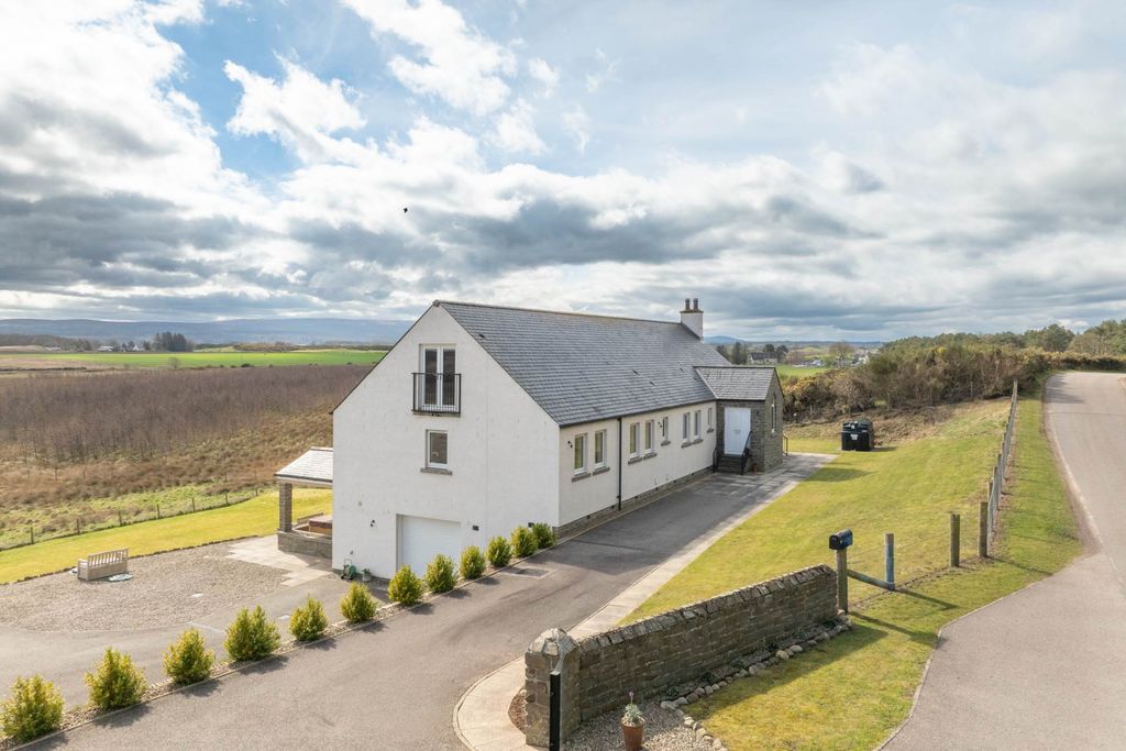 Property photo 2 of 45