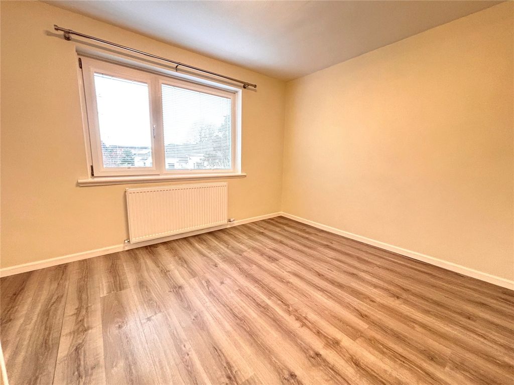 Property photo 2 of 6 Picture No. 44