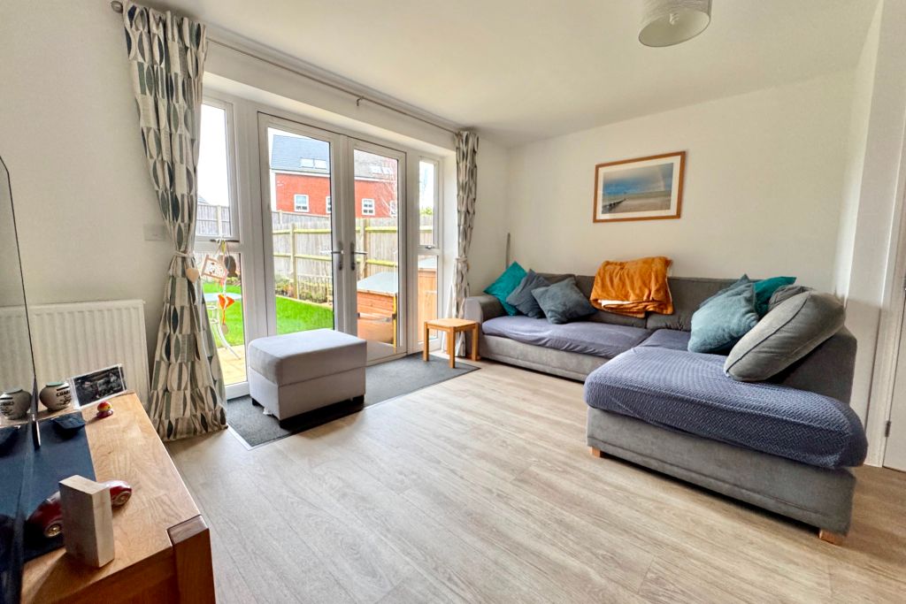 Property photo 3 of 15 Living Room