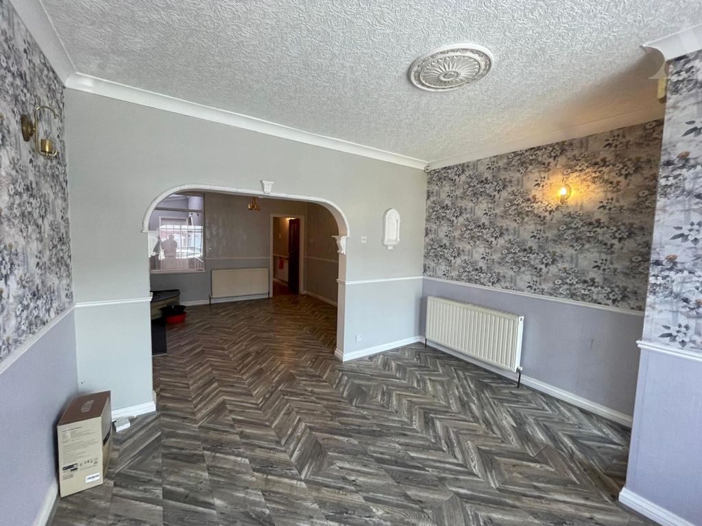 Property photo 3 of 21 Reception Room (4).Jpeg
