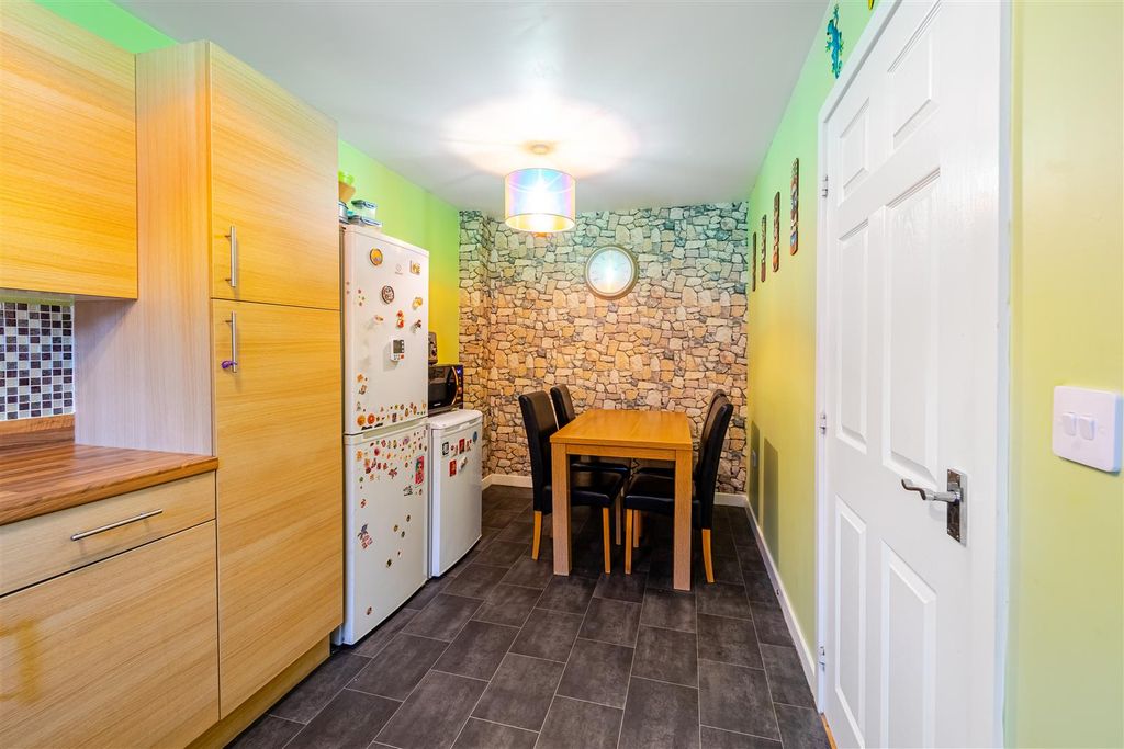 Property photo 3 of 15 Kitchen/Diner