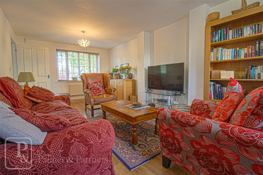 Property photo 2 of 19 Living Room