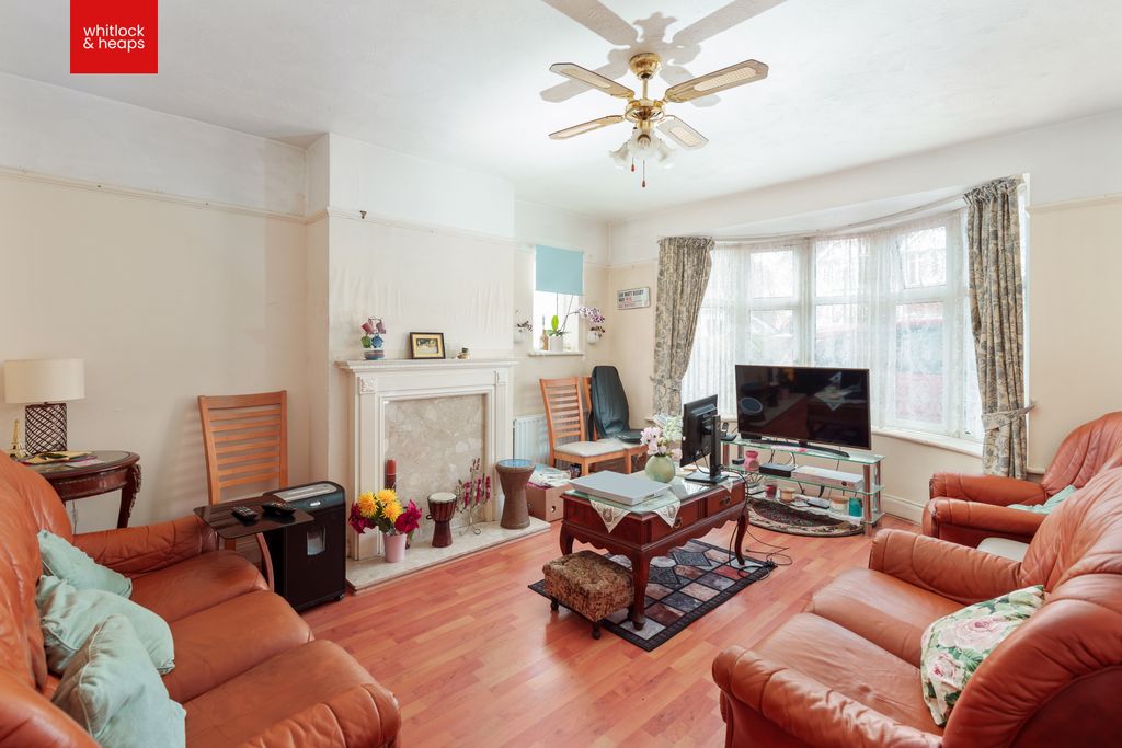 Property photo 3 of 12