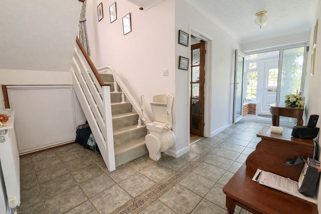 Property photo 2 of 30 Entrance Hall