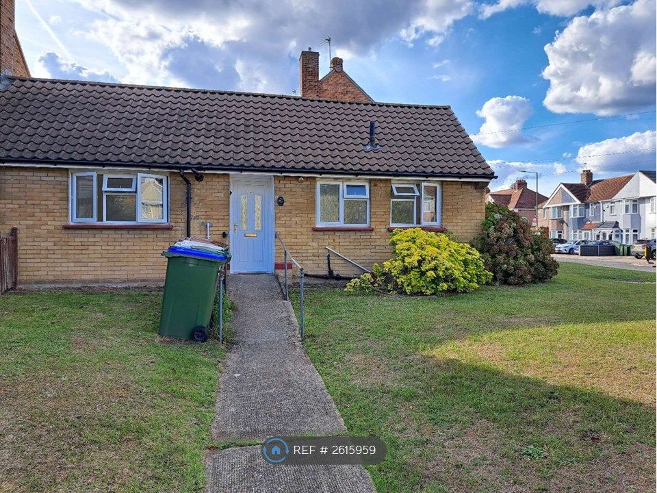 Property photo 1 of 9 Front Garden