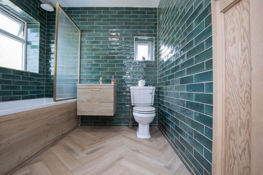 Property photo 1 of 31