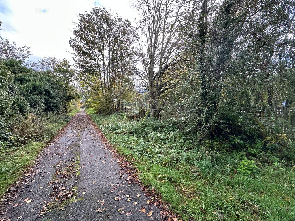 Property photo 3 of 4