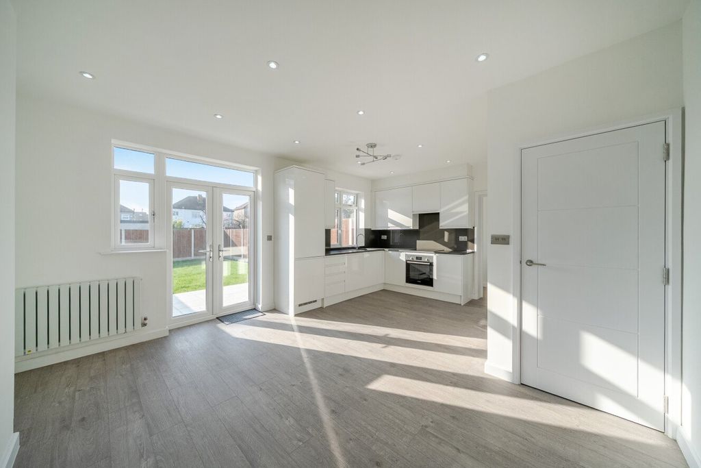 Property photo 3 of 14 Picture No. 14