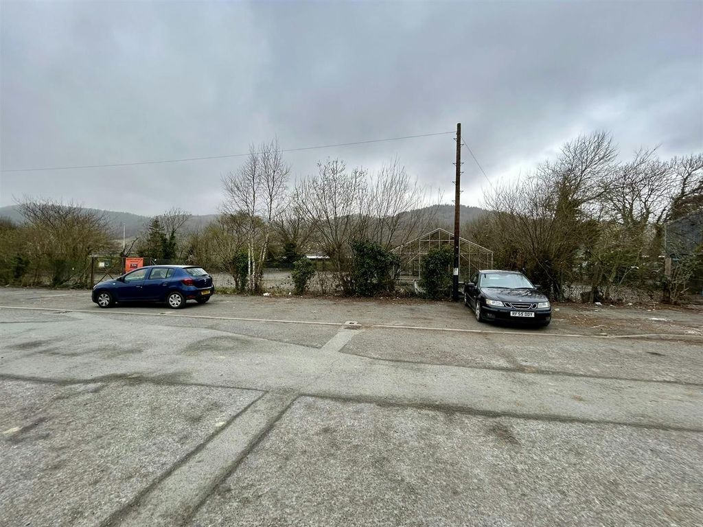 Property photo 2 of 12 2