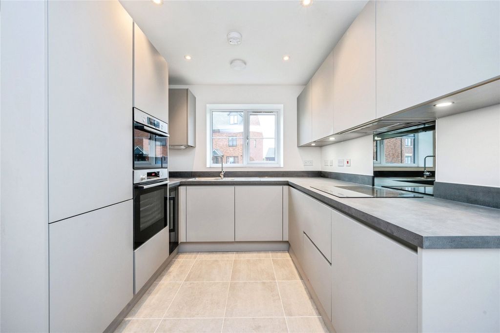 Property photo 2 of 8 Picture No. 10