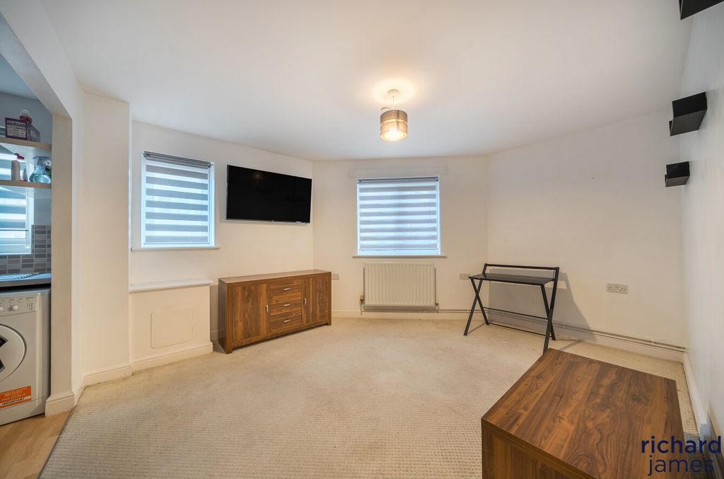 Property photo 3 of 16 30Fe0987B10c4F25A53F89c367Cef518