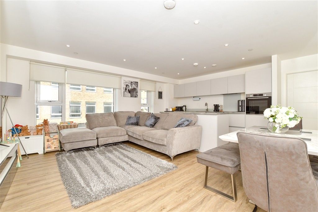 Property photo 3 of 11 Lounge/Diner/ Kitchen