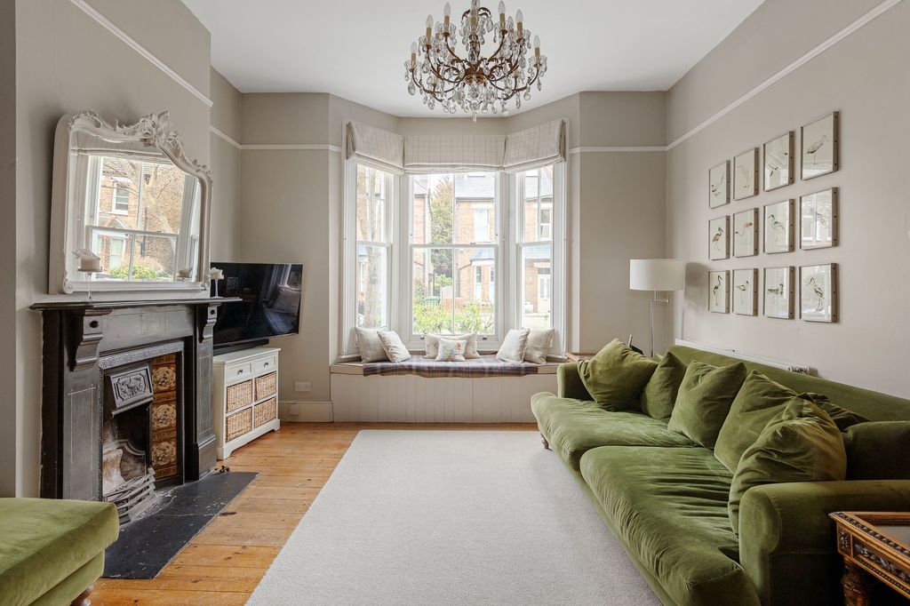 Property photo 2 of 24