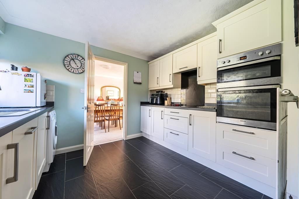 Property photo 3 of 21 Kitchen