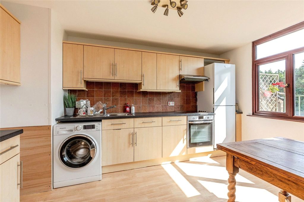Property photo 2 of 14 Picture No. 08