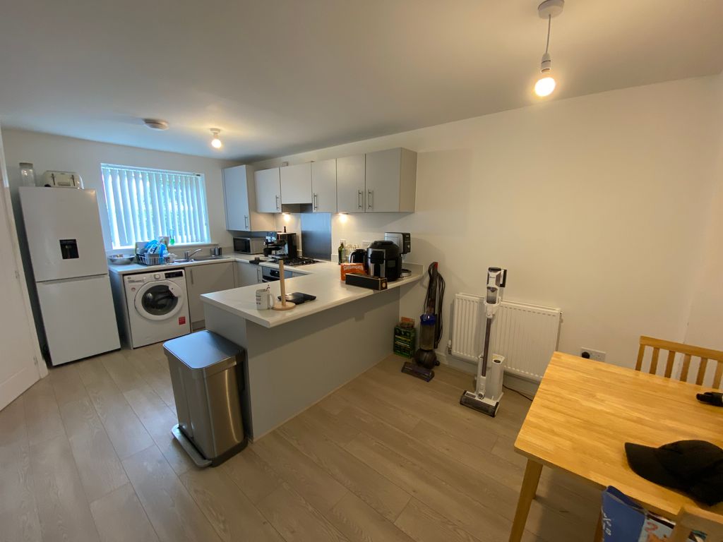 Property photo 3 of 11 Kitchen Diner