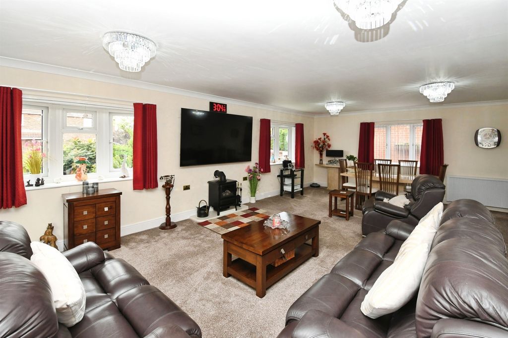 Property photo 3 of 17