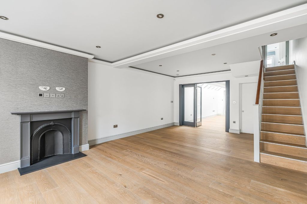 Property photo 3 of 17 Reception Room