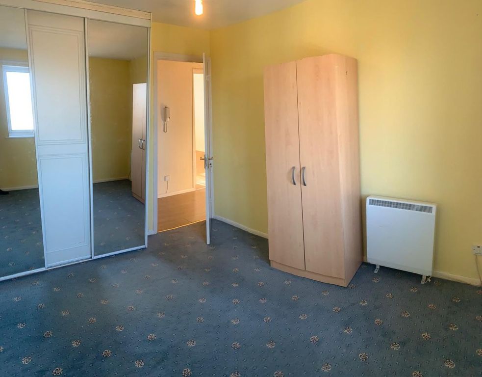 Property photo 3 of 8