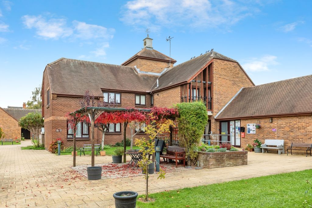 Property photo 2 of 20