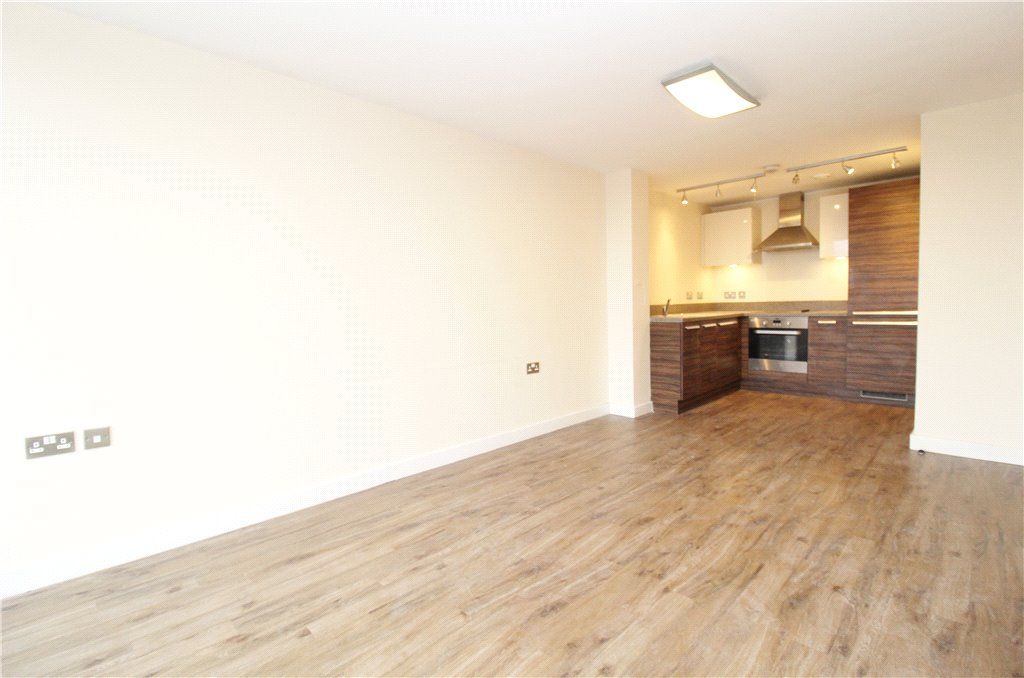 Property photo 3 of 11 Kitchen/Reception