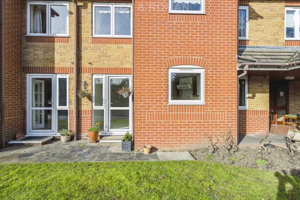 Property photo 1 of 11