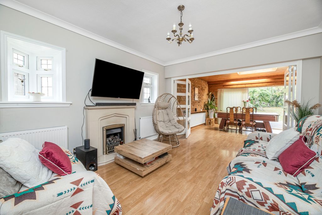 Property photo 3 of 19