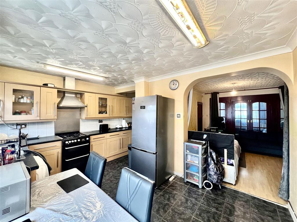 Property photo 3 of 12 Kitchen/ Diner