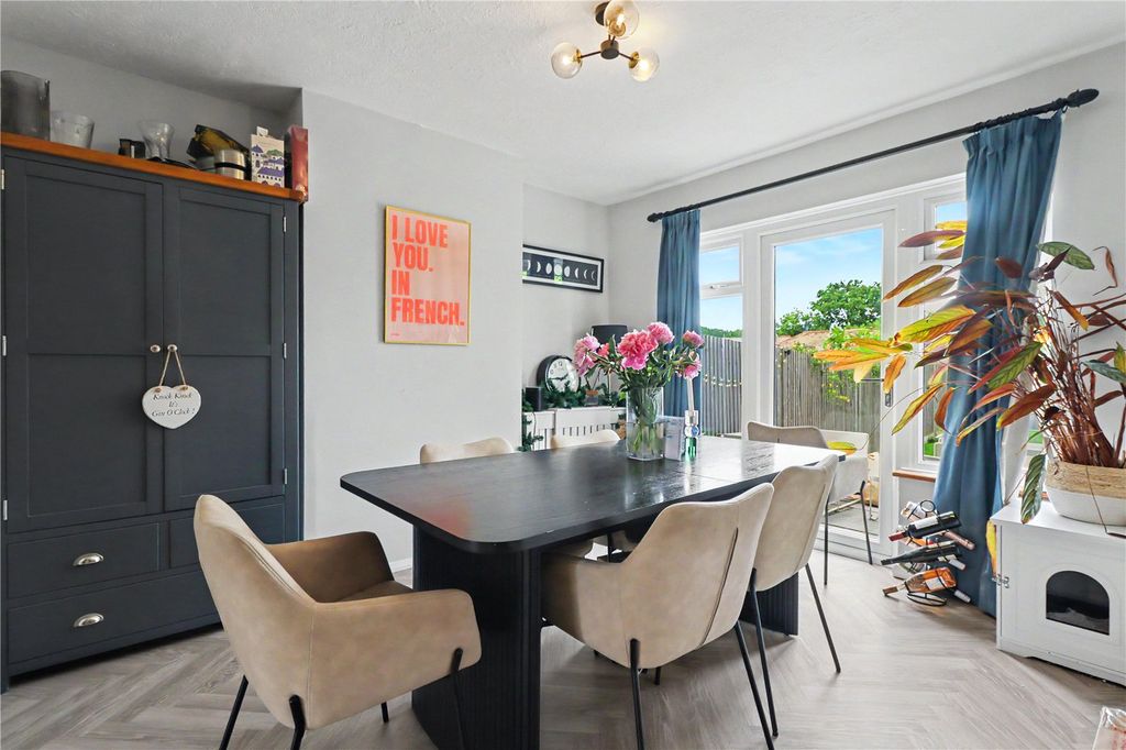 Property photo 3 of 12 Dining Room