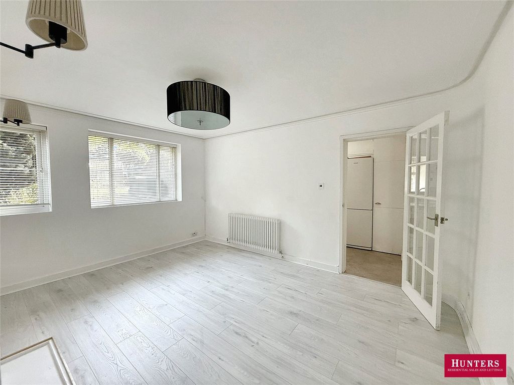 Property photo 2 of 18 Picture No. 34