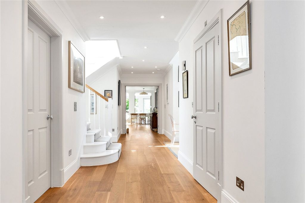 Property photo 3 of 49 Picture No. 05