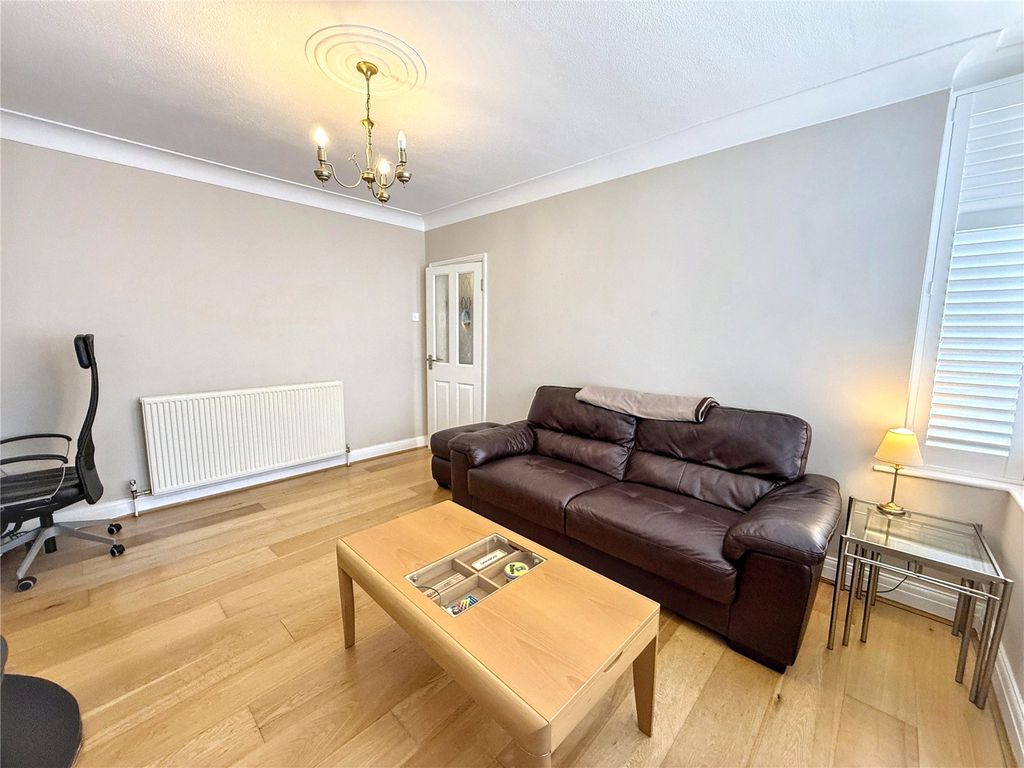 Property photo 3 of 25 Picture No. 11