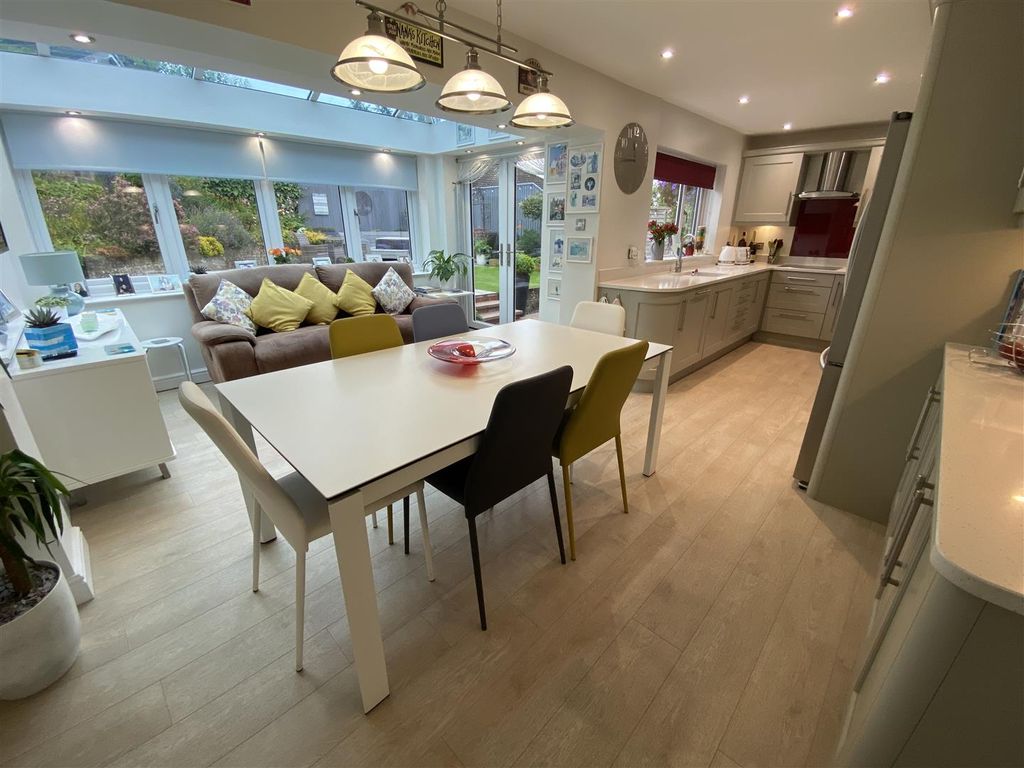 Property photo 2 of 20 Kitchen / Dining / Garden Room