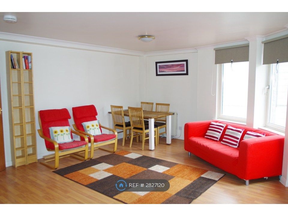 Property photo 1 of 13 Living Room