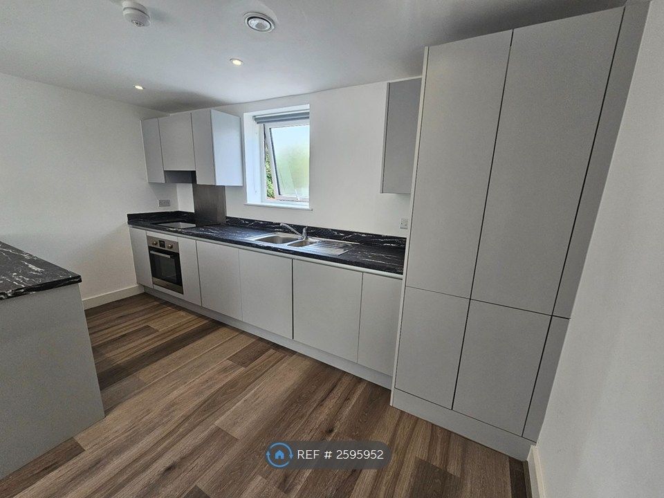 Property photo 1 of 7 Kitchen