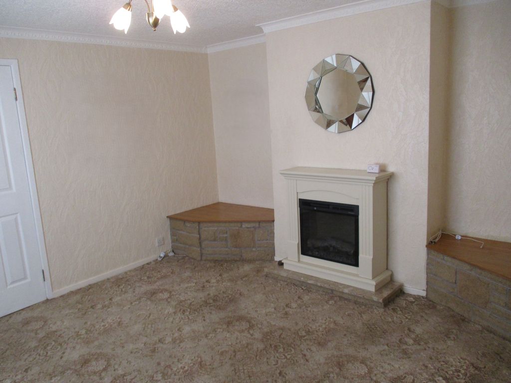 Property photo 2 of 27