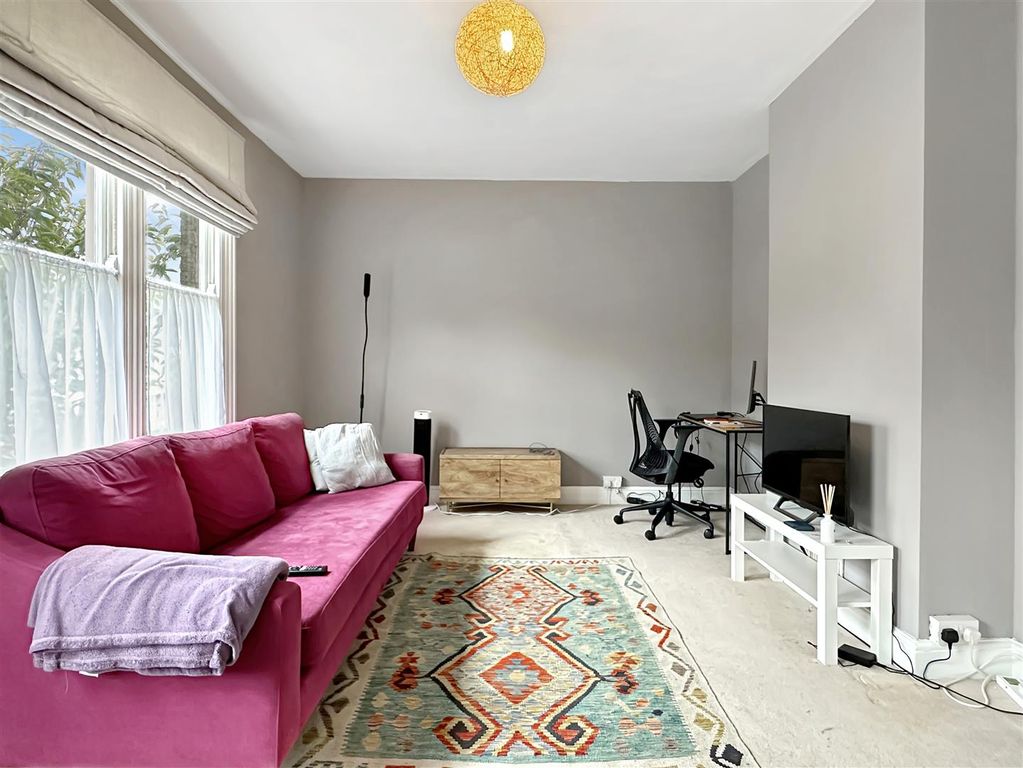 Property photo 3 of 7