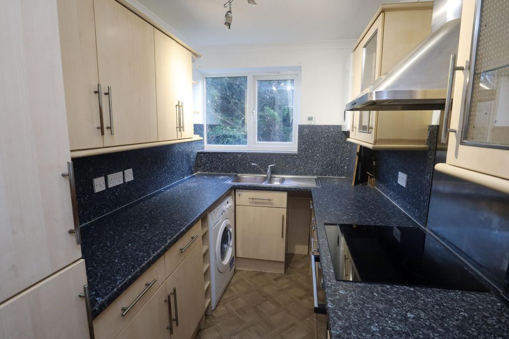 Property photo 3 of 6 Kitchen