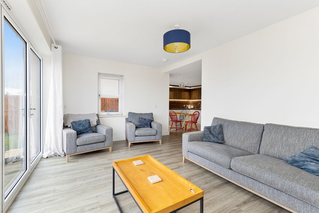 Property photo 3 of 27 Property Image 3